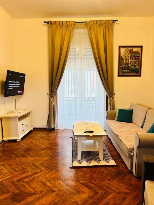Апартаменты Hidden Gem In The Old Town Тимишоара Экстерьер фото